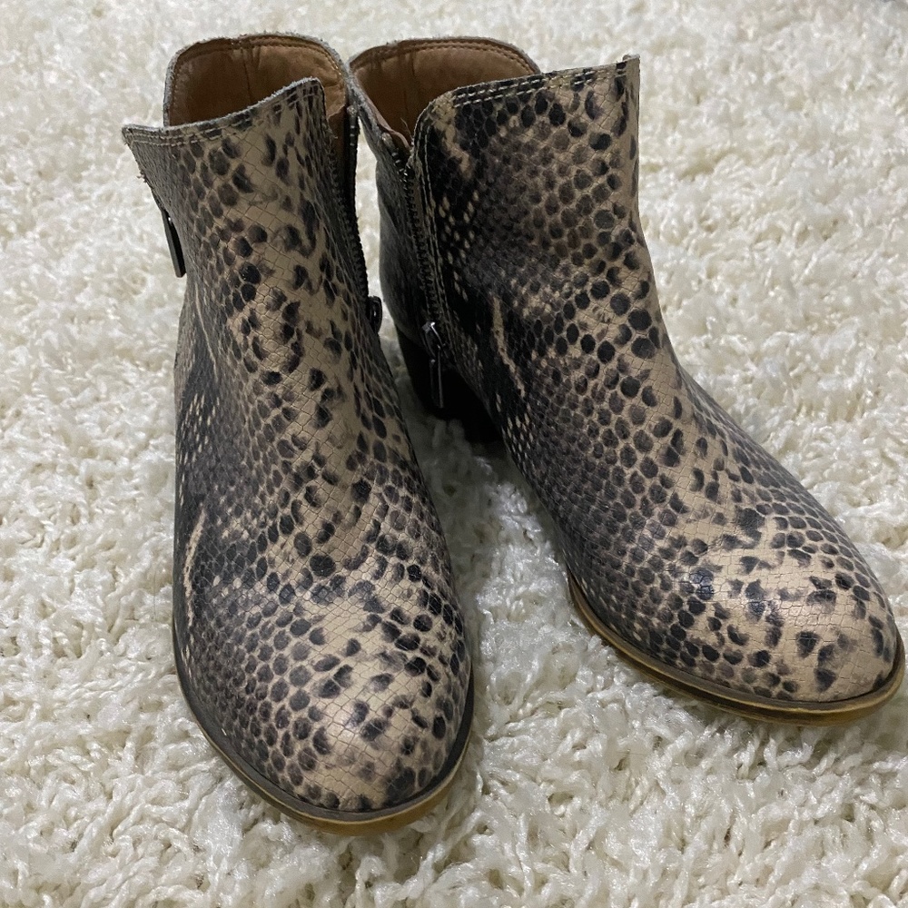 Lucky Brand womens crock bootie